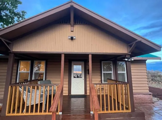 Grand Canyon Getaway! Cozy & Easily Accessible